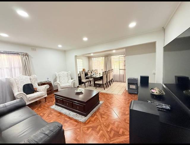 3 BEDROOM HOUSE FOR SALE IN VANDERBIJLPARK CW 5